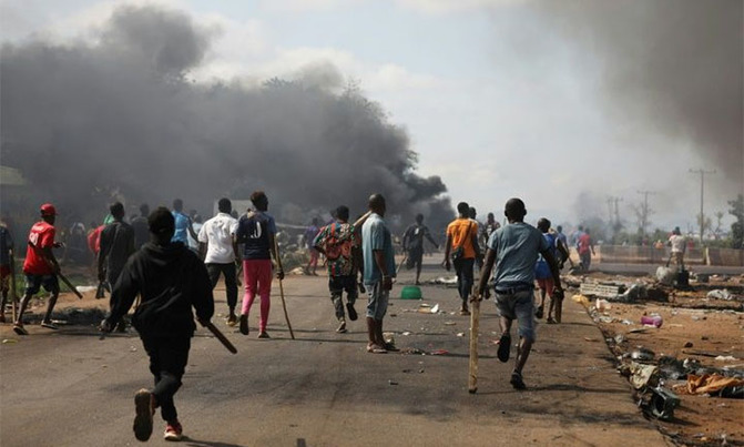 Central Africa Republic imposes curfew as conflict continues to grow | 5 Things That Should Matter Today