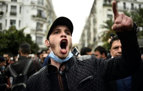 Algeria: Thousands defy curfew as protest resurge, HIV findings in DR Congo ‘give hope for a cure’ | 5 Things That Should Matter Today